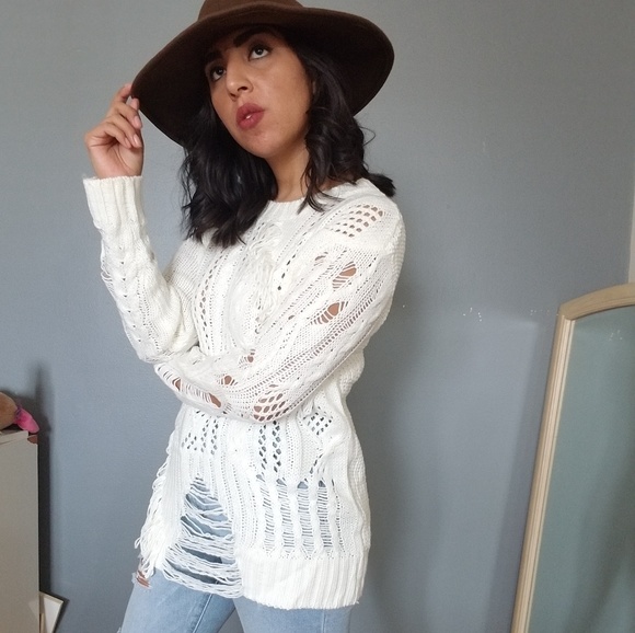 𝙇𝘼𝙎𝙏 𝙊𝙉𝙀 |ROSÉ ALL DAY IVORY FRINGE SWEATER - Picture 11 of 15